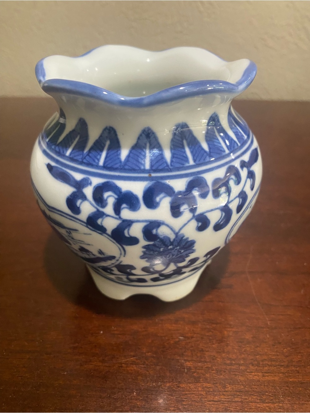Vintage, Cobalt Blue and White Small Round Vase with Scalloped Opening - Picture 2 of 7